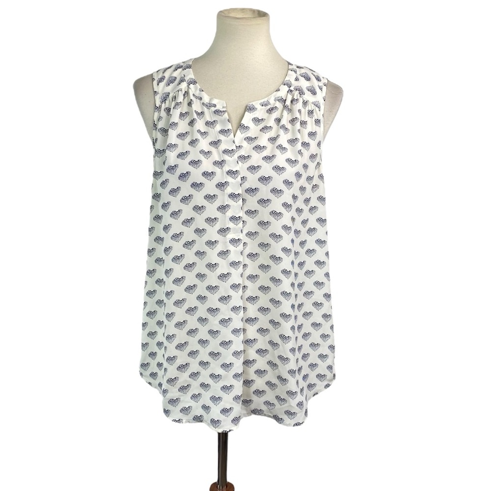Woman’s Daniel Rainn sleeveless heart pattern blouse size M